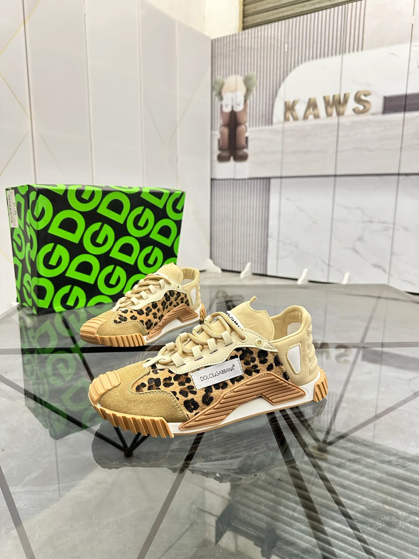 Men's shoes: 💰P480¥ Product trademark: DG "Dolce & Gabbana*" low-cut casual shoes Regular size: 35-45 (can be customized to 46.) Product materials: imported nubuck leather upper spliced ​​with original fabric, breathable lining, original outsole. Number: 803